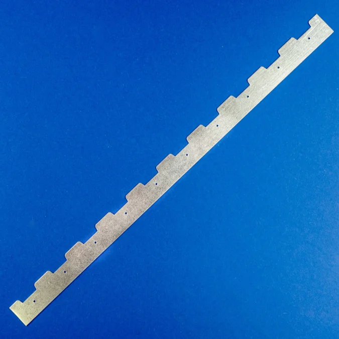 Fotografie 1 z 1: Hřeben kovový 432 mm, 10 rámků, ouško 19 mm