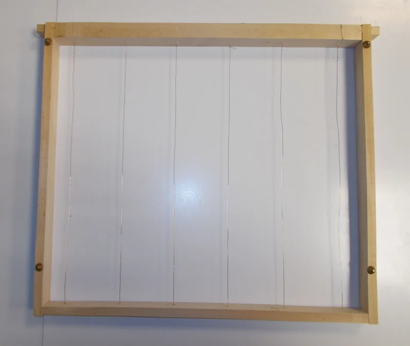 Fotografie 1 z 1: Rámek 42x34,7 Š.H. včetně bodců 7 mm