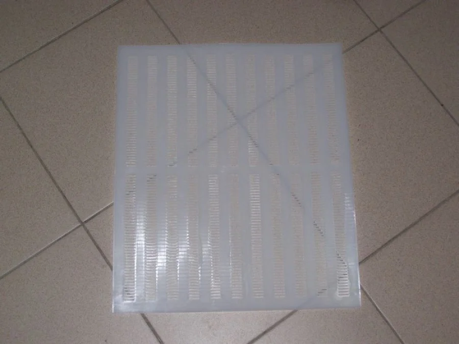 Fotografie 1 z 1: Mřížka na propolis 425x500-bílá